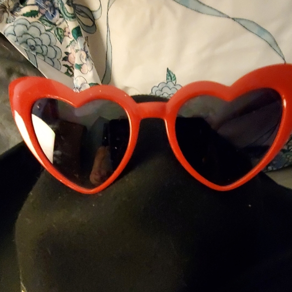 Pink Haley Accessories - Pair of new red heart glasses with 400uv